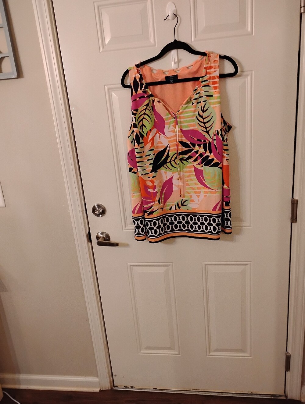 Sleeveless Tropical Print V-Neck Top - Pink & Orange 100% Polyester.